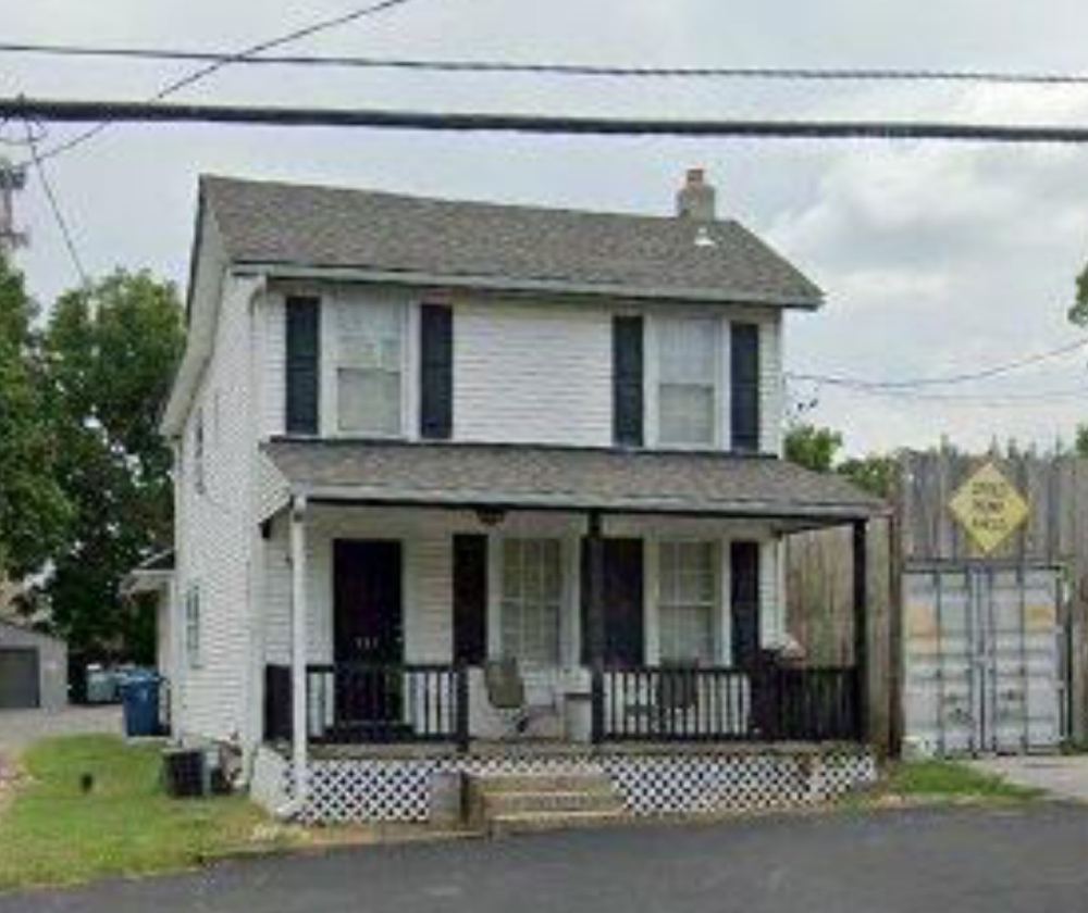 111 Garfield Ave: Exterior